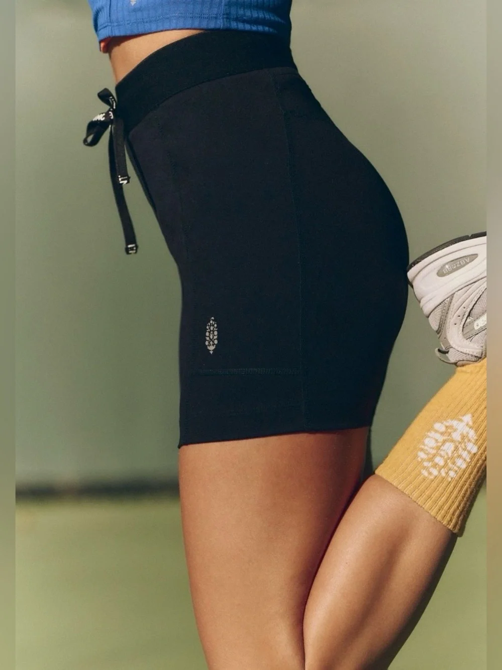 NWT FREE PEOPLE MOVEMENT STREAMLINE RUN SHORTS BLACK